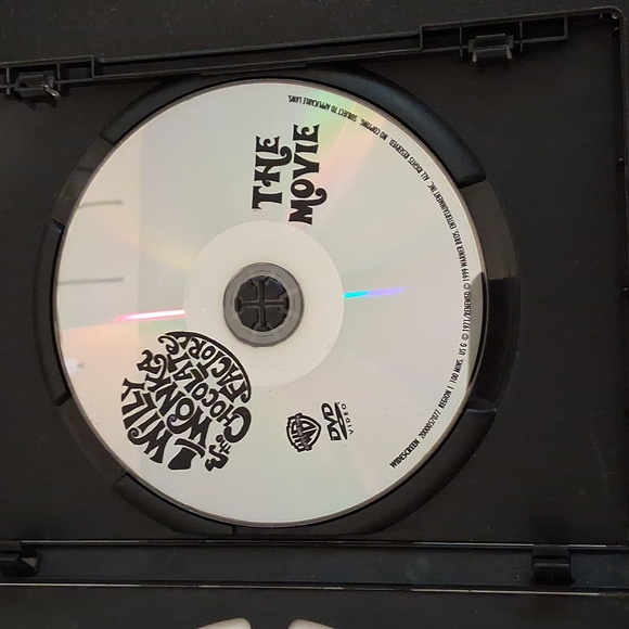 Willy Wonka & the Chocolate Factory DVD - Picture 3 of 3